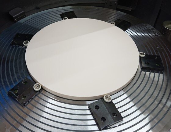 Flat surface grinding of φ360 ceramic disk